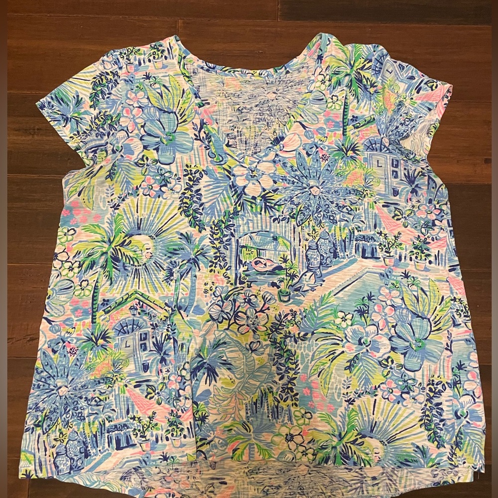Lilly Pulitzer Multi Lilly’s House Floral Tropical V Neck Tee Size XL Womens